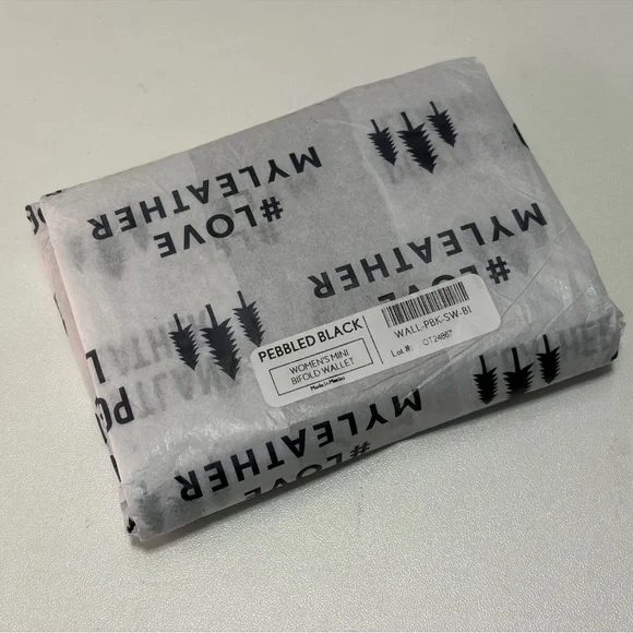 Portland Leather Black Pebbled Mini Bi-Fold Wallet - Picture 6 of 6